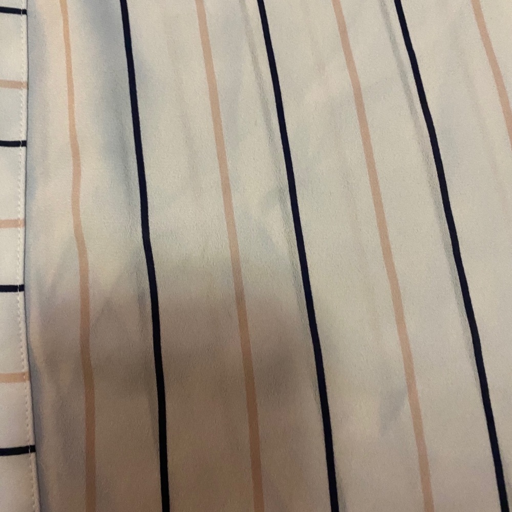 Express Blouse - Picture 2 of 6